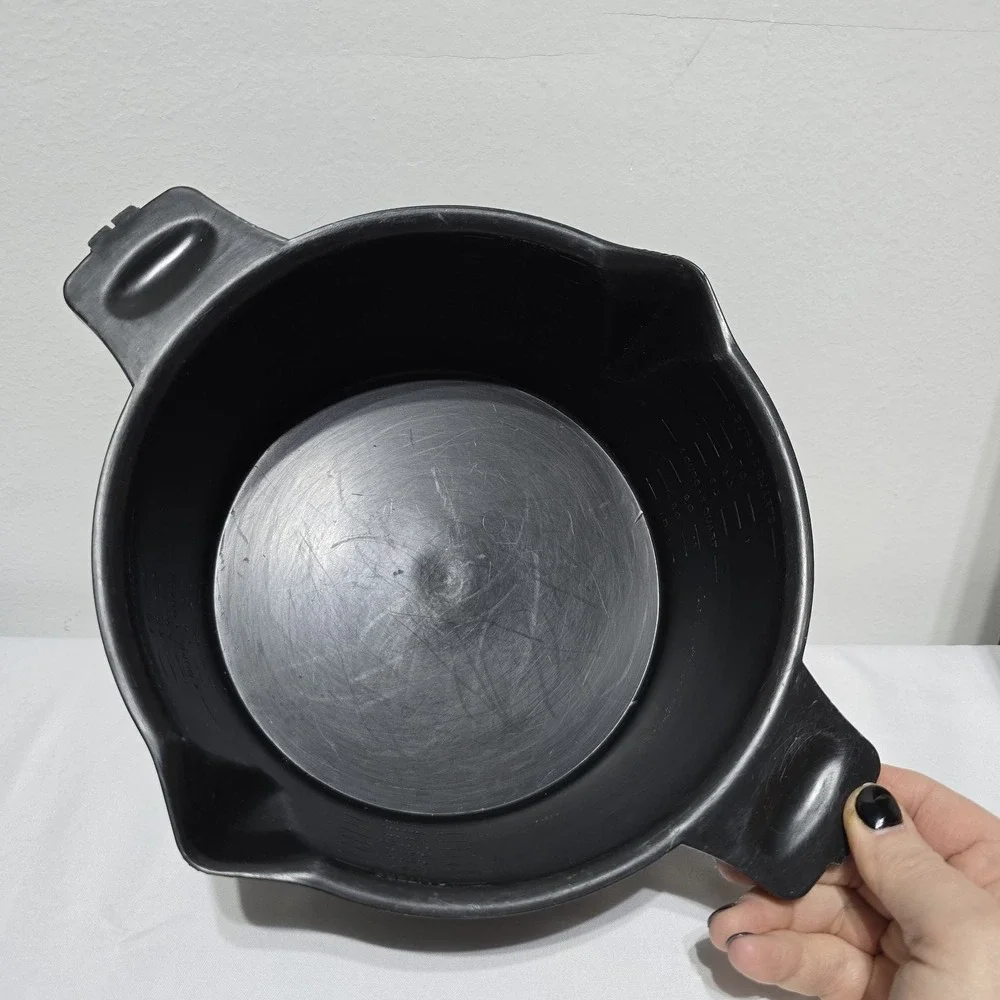 Pampered Chef Large 8 Cup 2 Qt Micro Cooker Microwave Steamer Strainer Lid Black